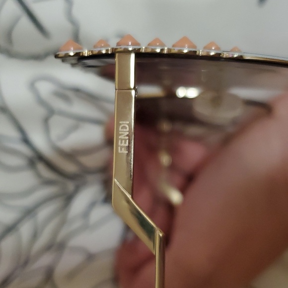 Fendi Sunglasses - Picture 2 of 6